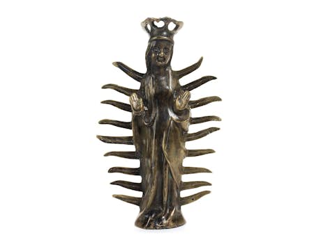 Spätgotische Bronze-Madonna im Strahlenkranz